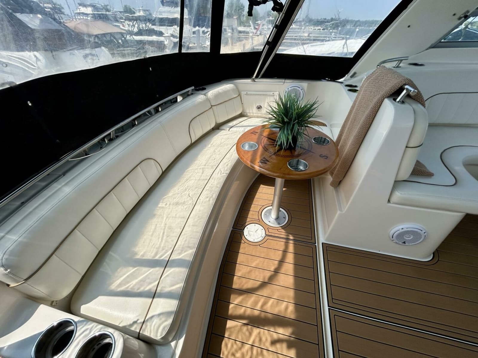 2003 Rinker 310 Fiesta Vee 31