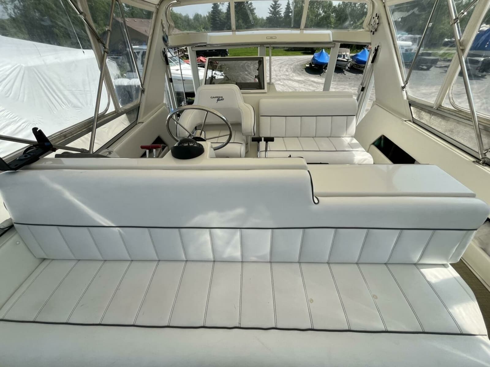 1996 Carver 370 Aft Cabin 37
