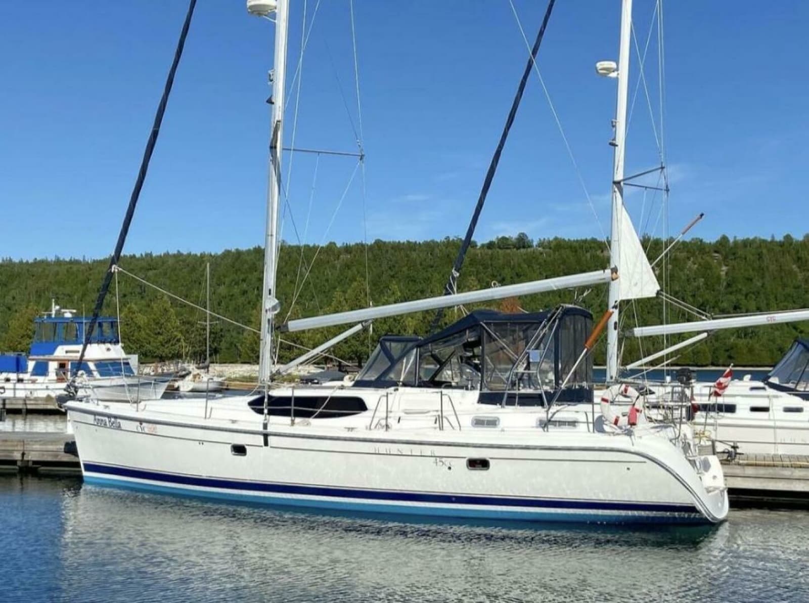 2006 Hunter 45 Center Cockpit