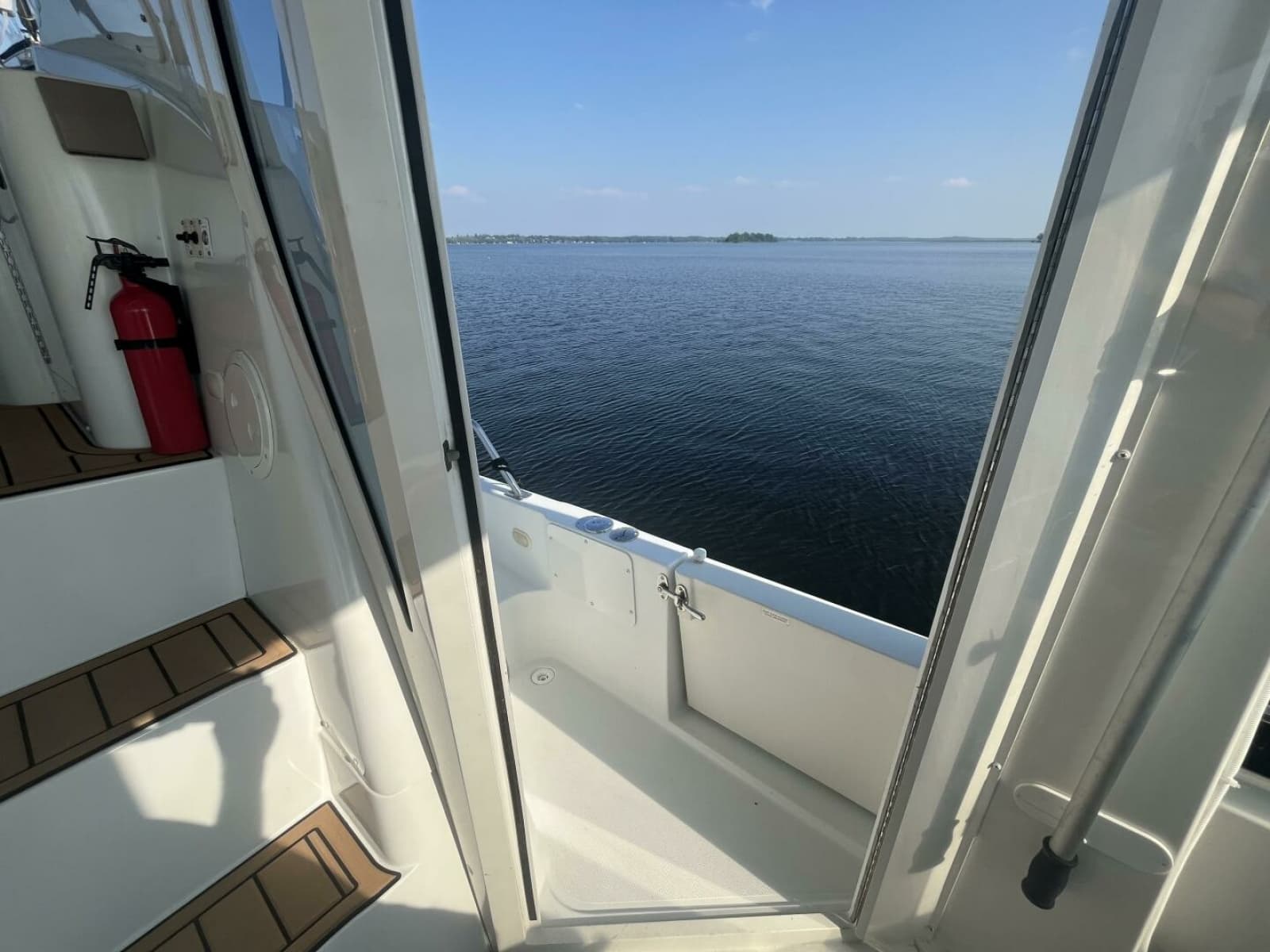 2003 Carver 444 Cockpit Motor Yacht 44
