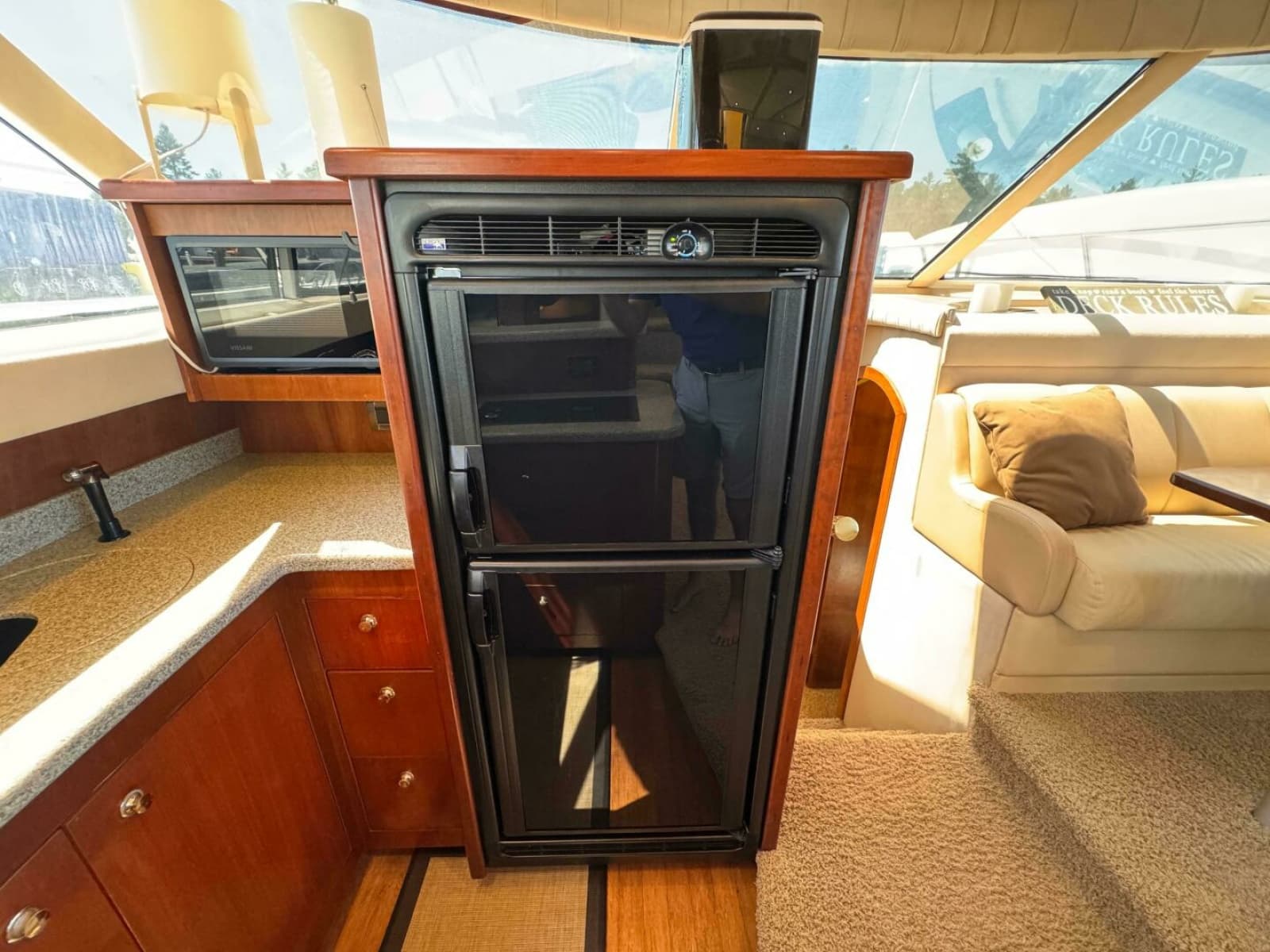 2002 Cruisers Yachts 4450 Express Motor Yacht 45