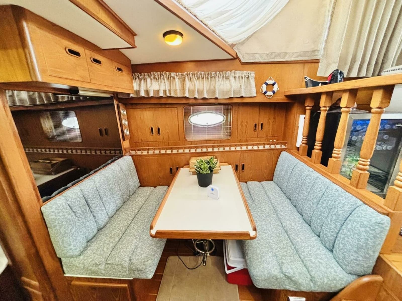 1987 President 35 AFT CABIN 35
