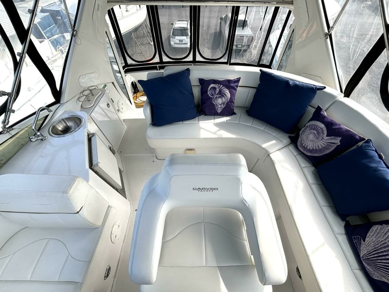 2003 Carver 396 Motor Yacht 39