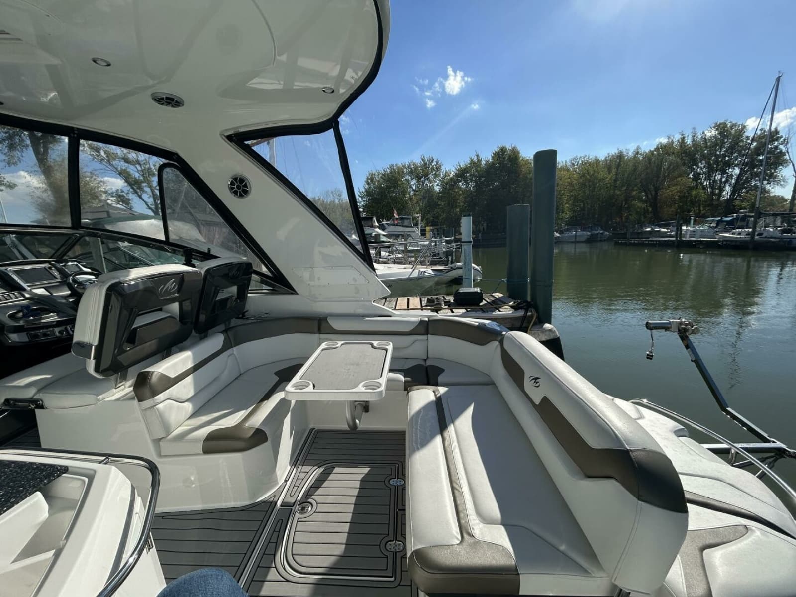 2015 Monterey 355 Sport Yacht 35