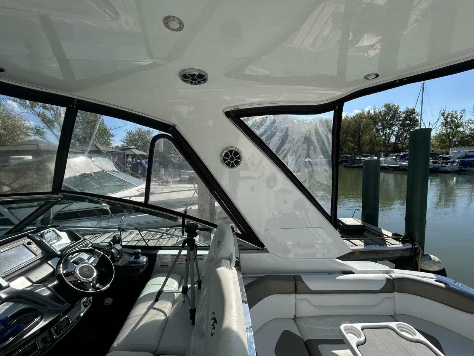 2015 Monterey 355 Sport Yacht 35