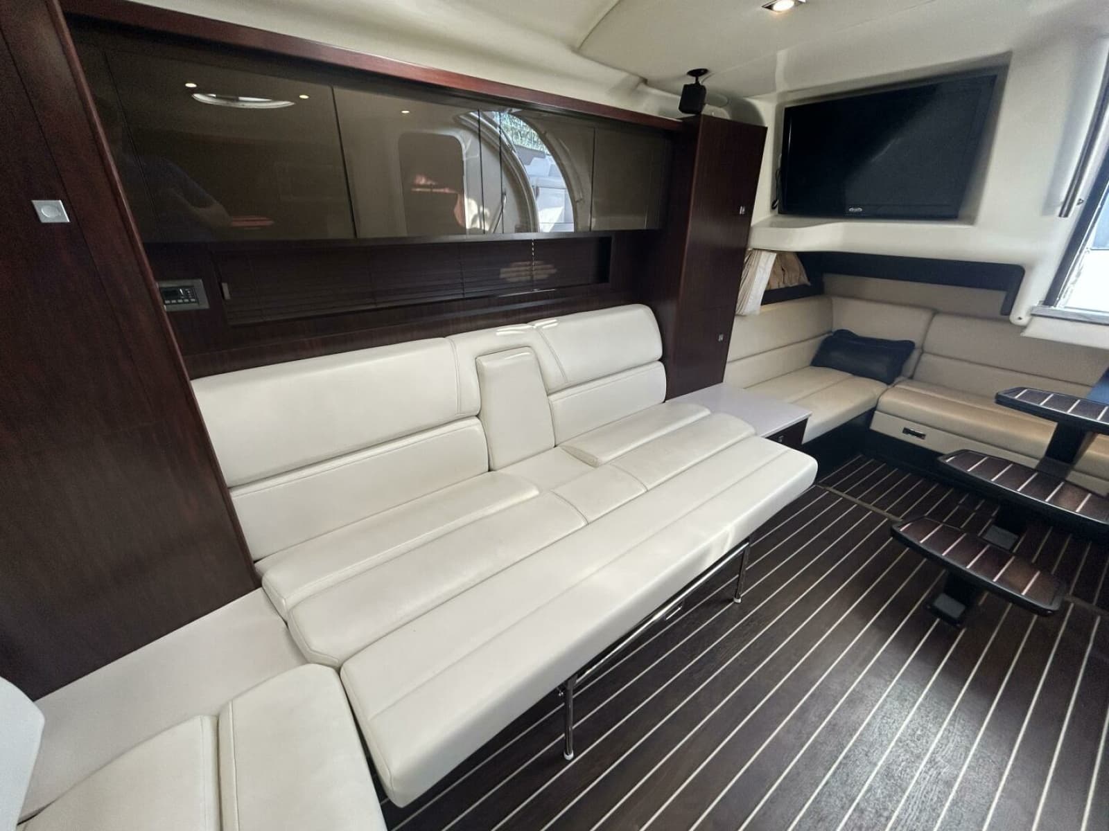 2015 Monterey 355 Sport Yacht 35