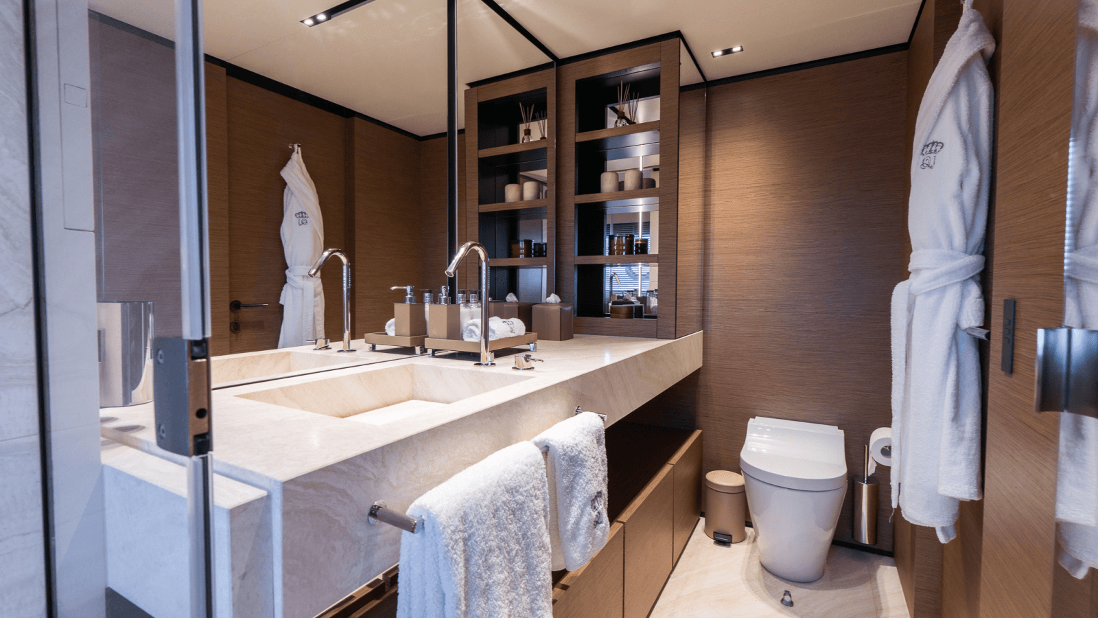 2024 Custom Line Navetta 33