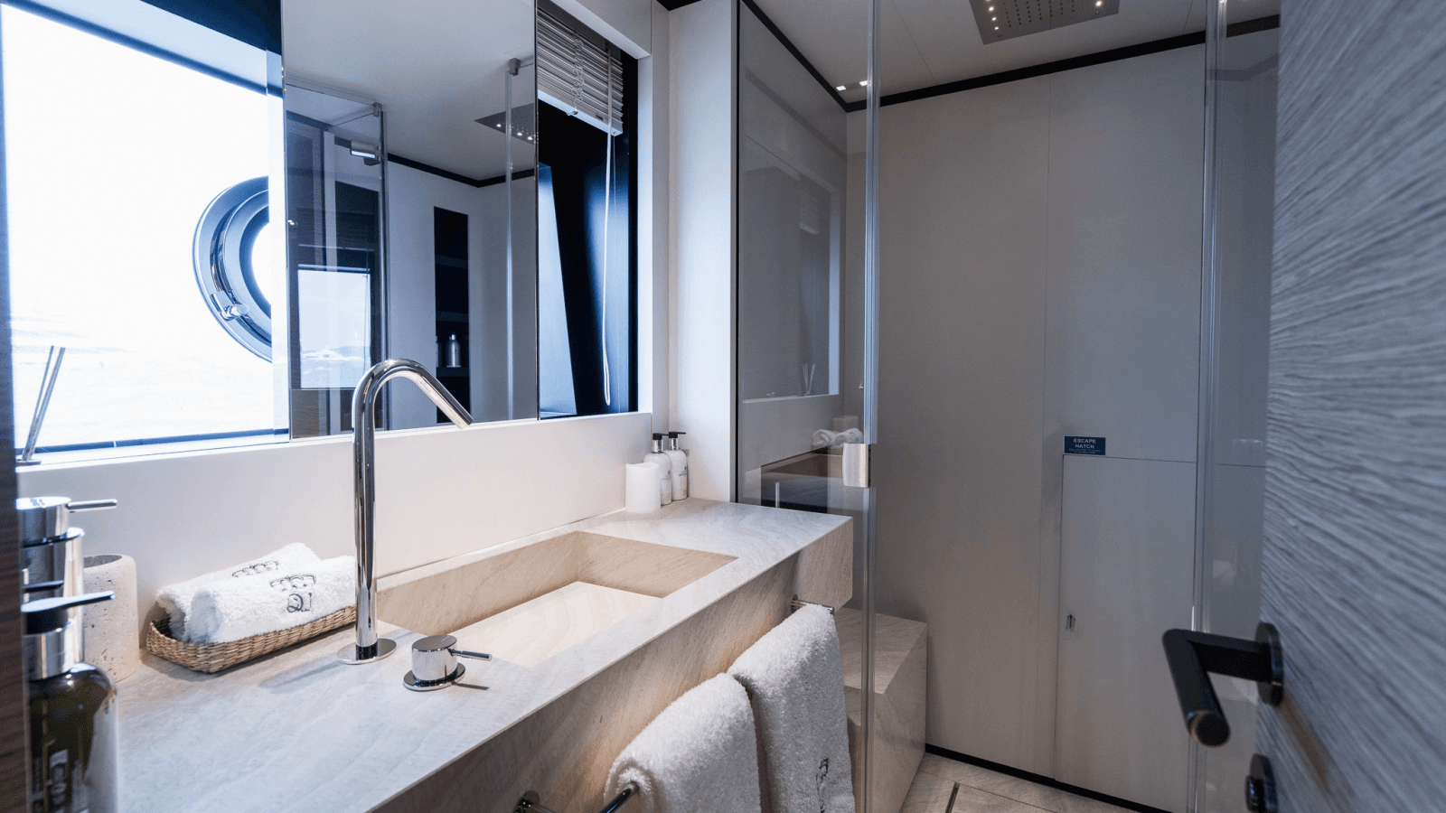 2024 Custom Line Navetta 33