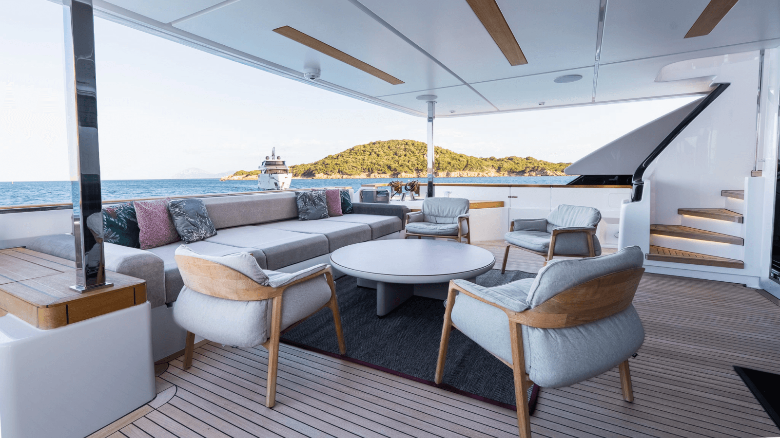 2024 Custom Line Navetta 33