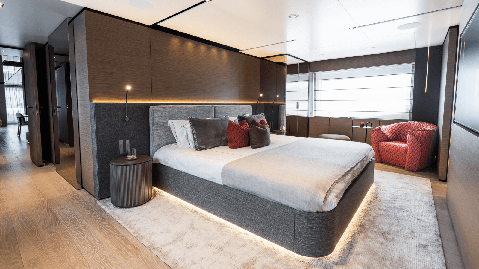 2024 Custom Line Navetta 33