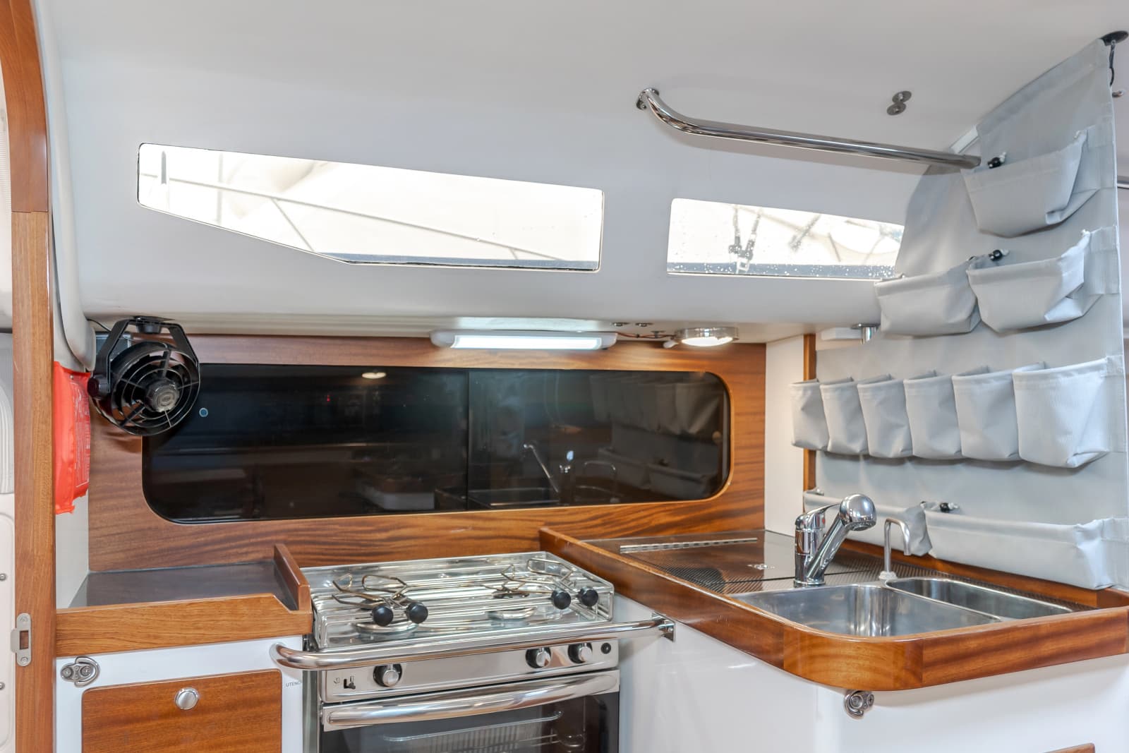 2019 J Boats J/121