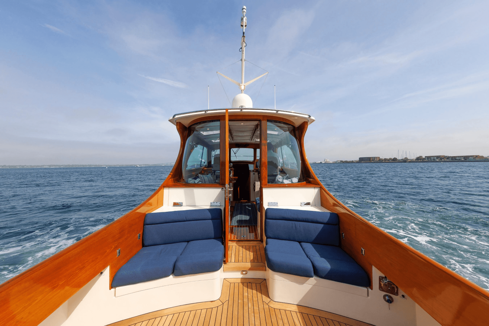 2009 Hinckley Talaria 44 MY