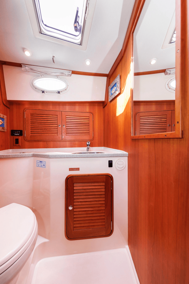 2009 Hinckley Talaria 44 MY