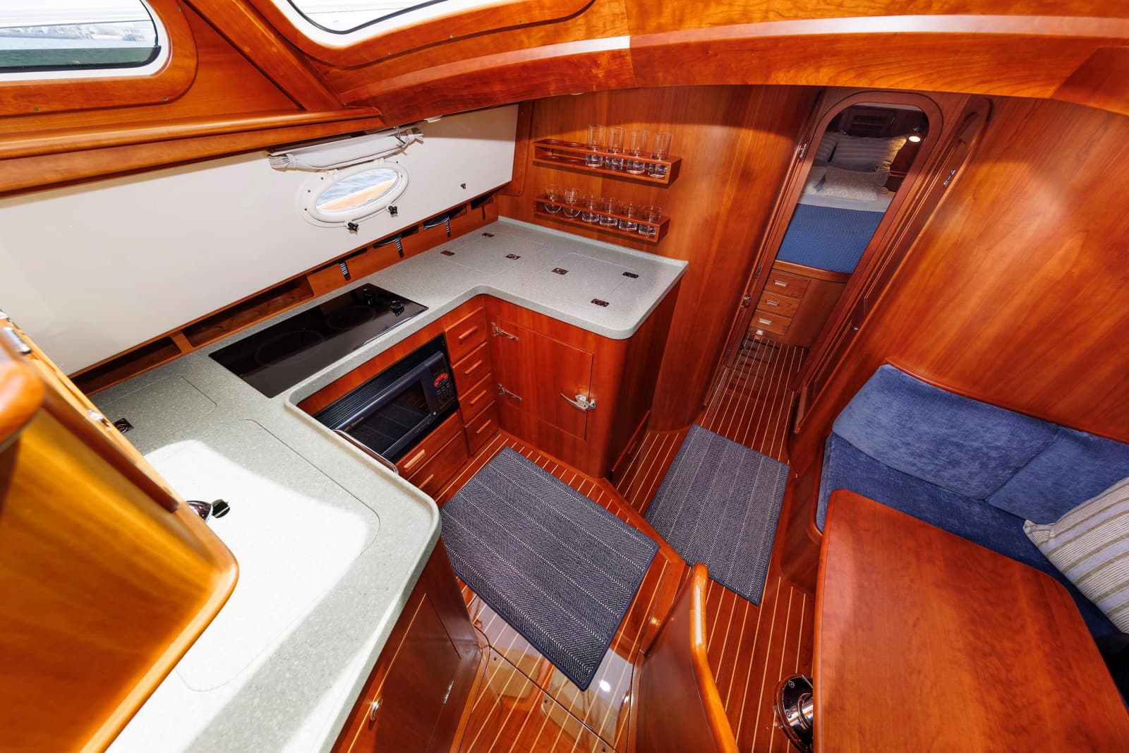 2009 Hinckley Talaria 44 MY