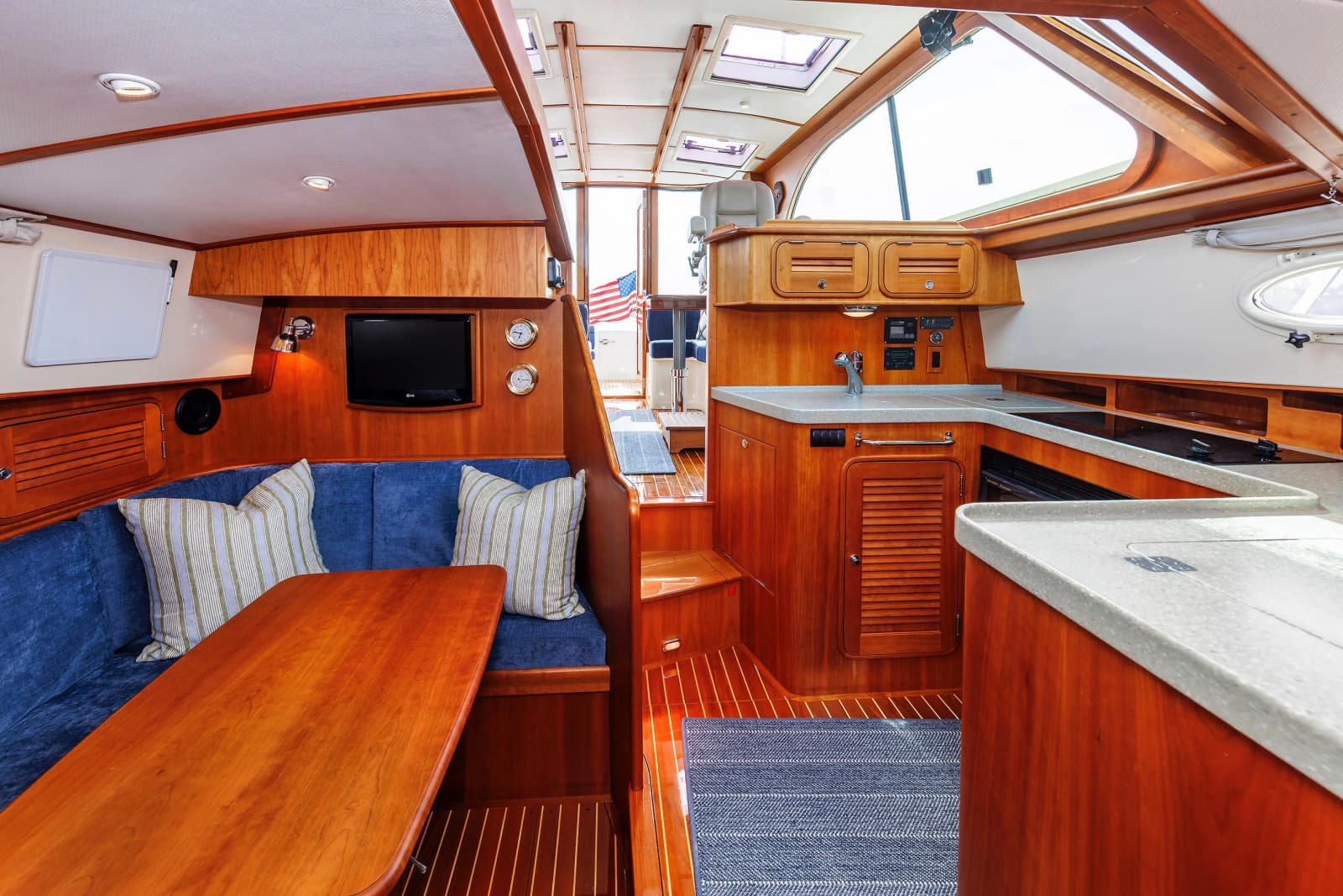2009 Hinckley Talaria 44 MY