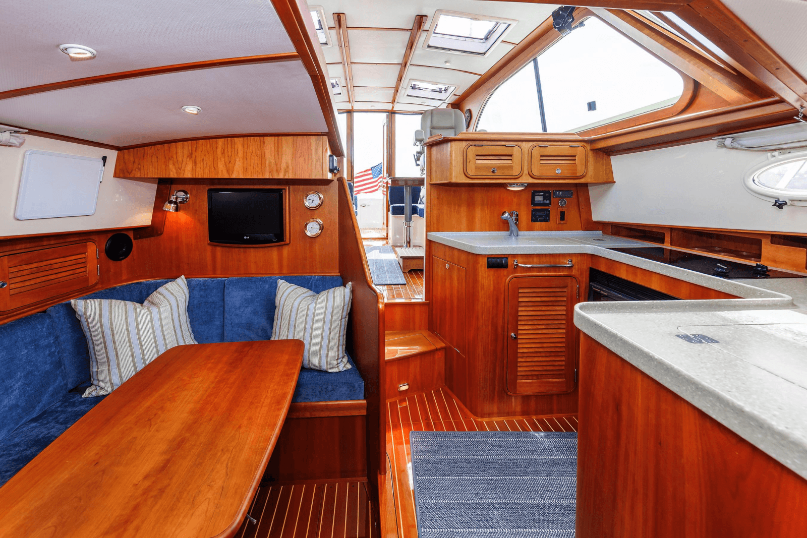 2009 Hinckley Talaria 44 MY