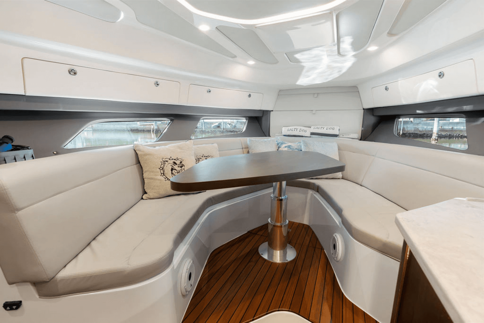 2022 Intrepid 438 Evolution