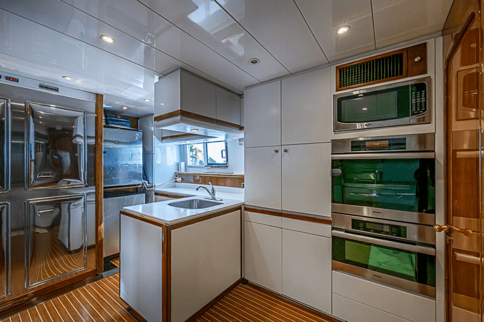 1994 Benetti Trideck