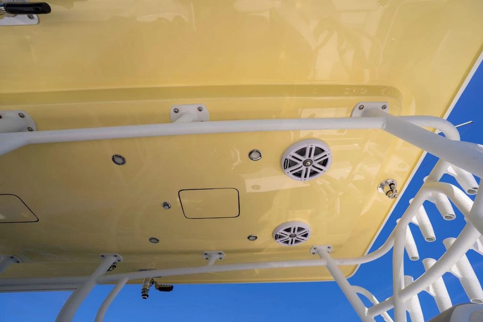 2023 Reef Runner 340 Center Console