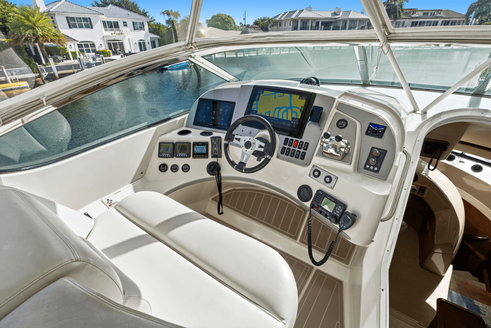 2009 Carver 56 Voyager