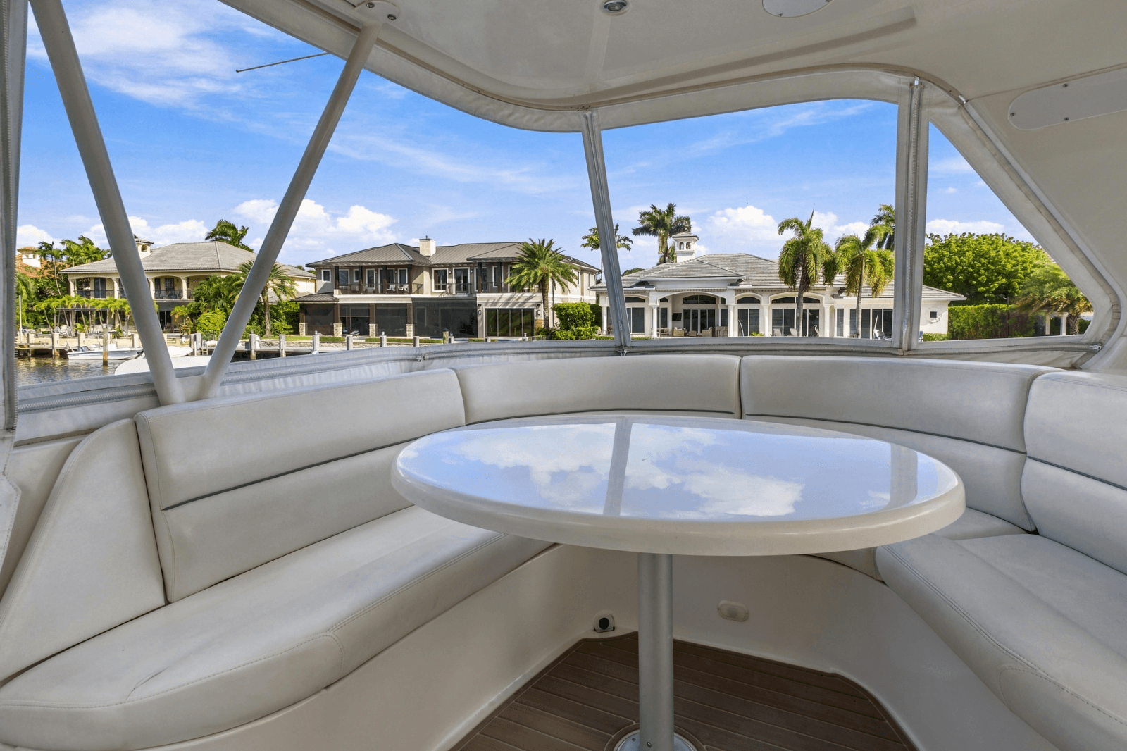 2009 Carver 56 Voyager