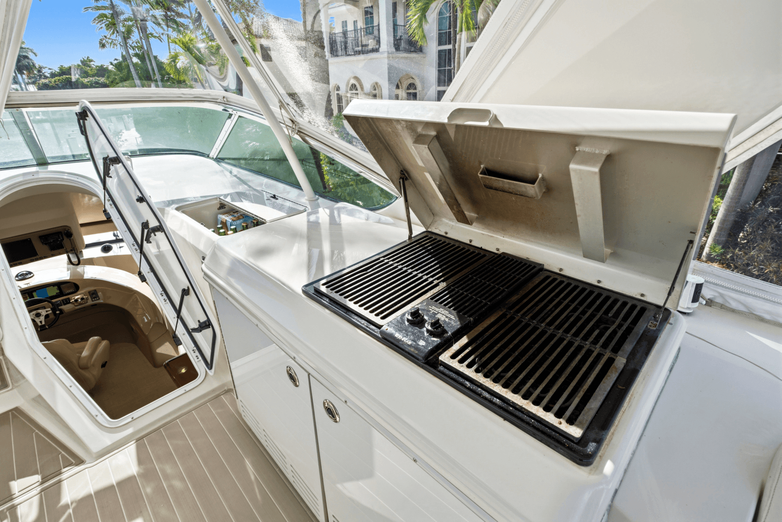 2009 Carver 56 Voyager