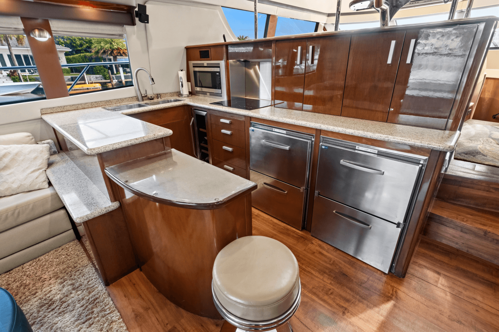 2009 Carver 56 Voyager