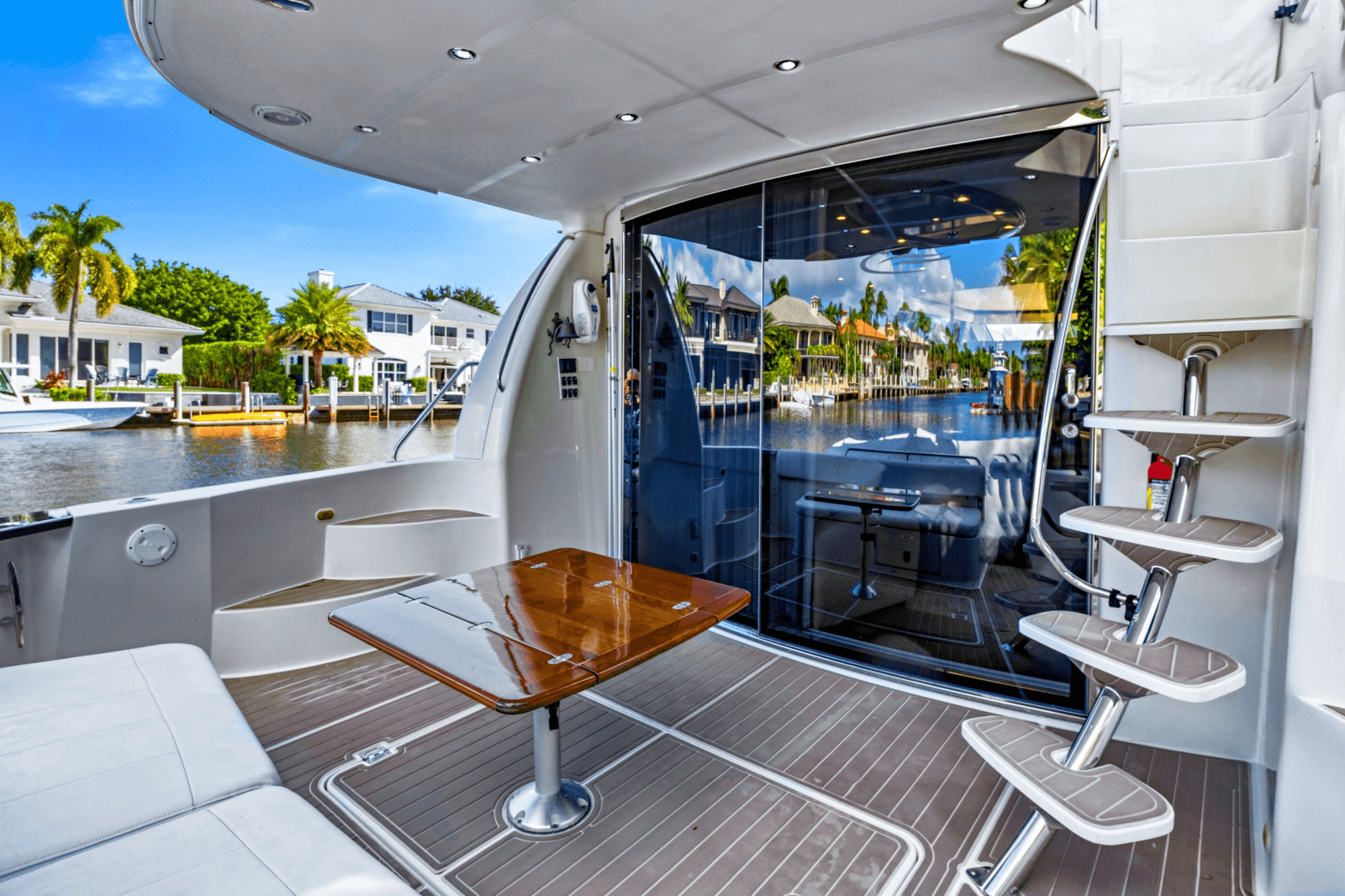 2009 Carver 56 Voyager