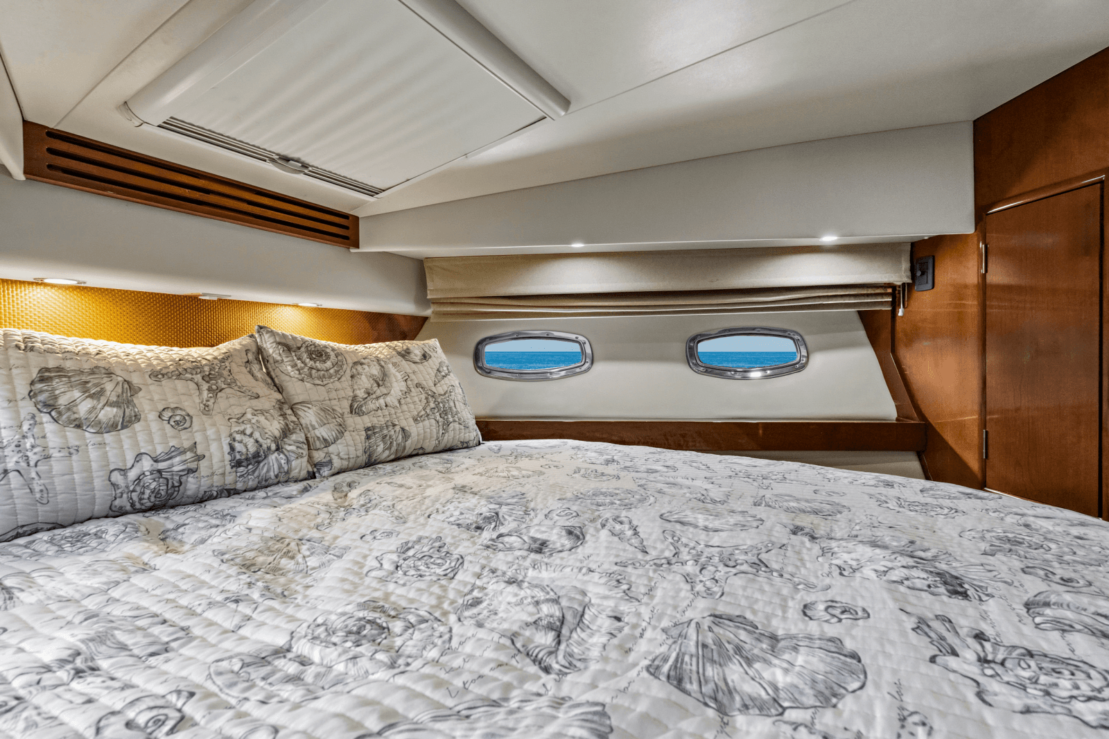 2009 Carver 56 Voyager