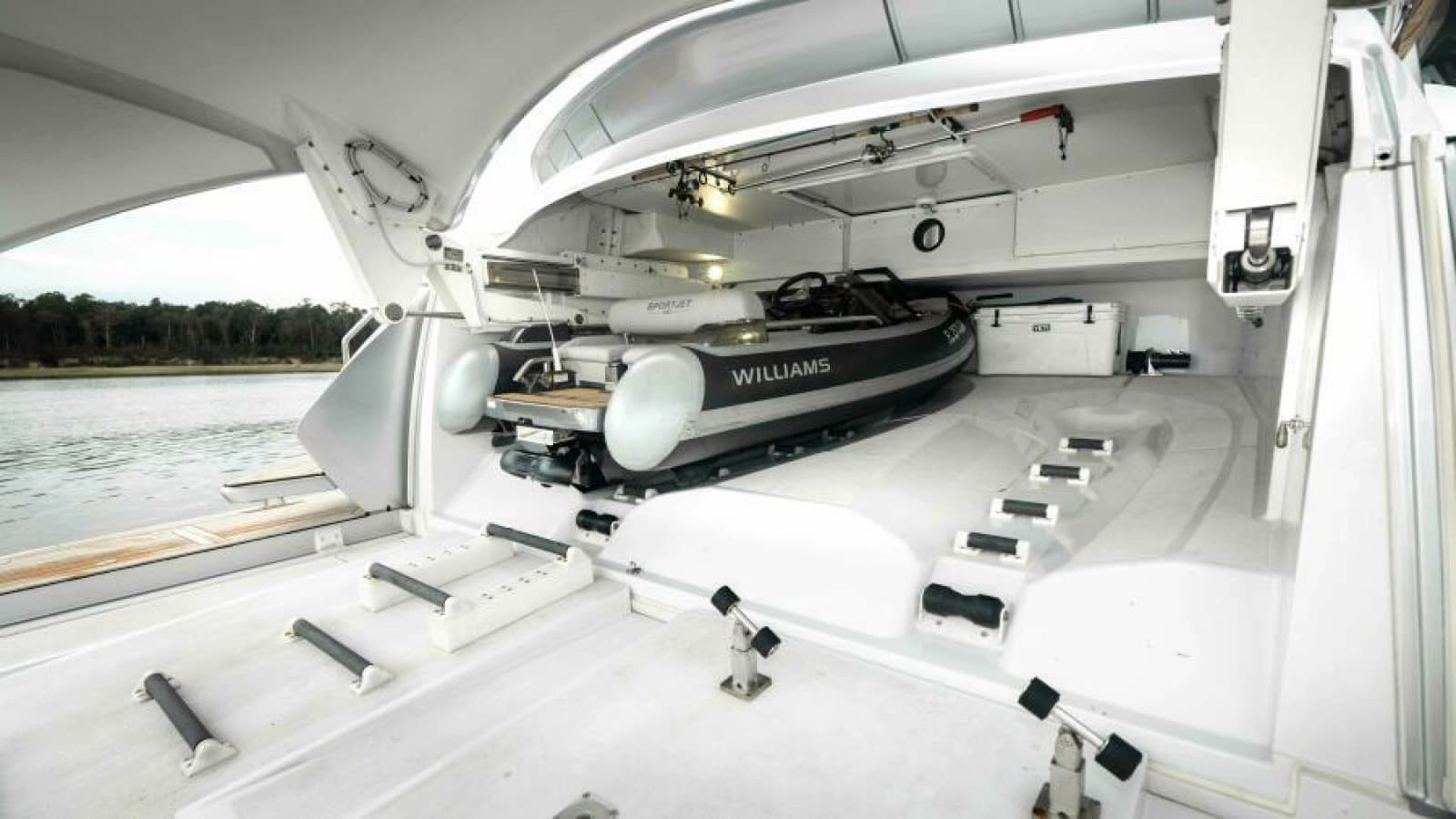 2022 Pershing 9X