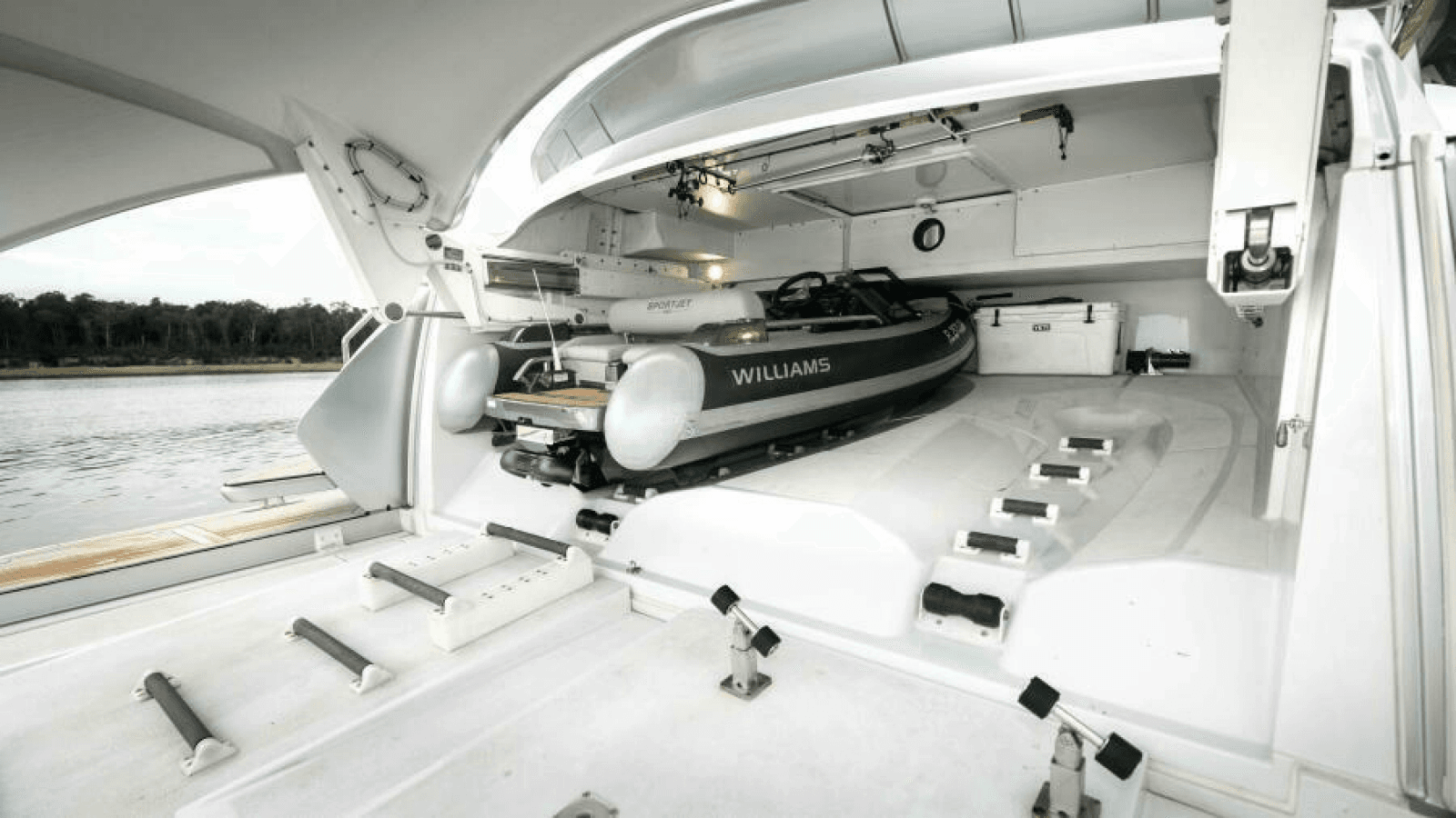 2022 Pershing 9X