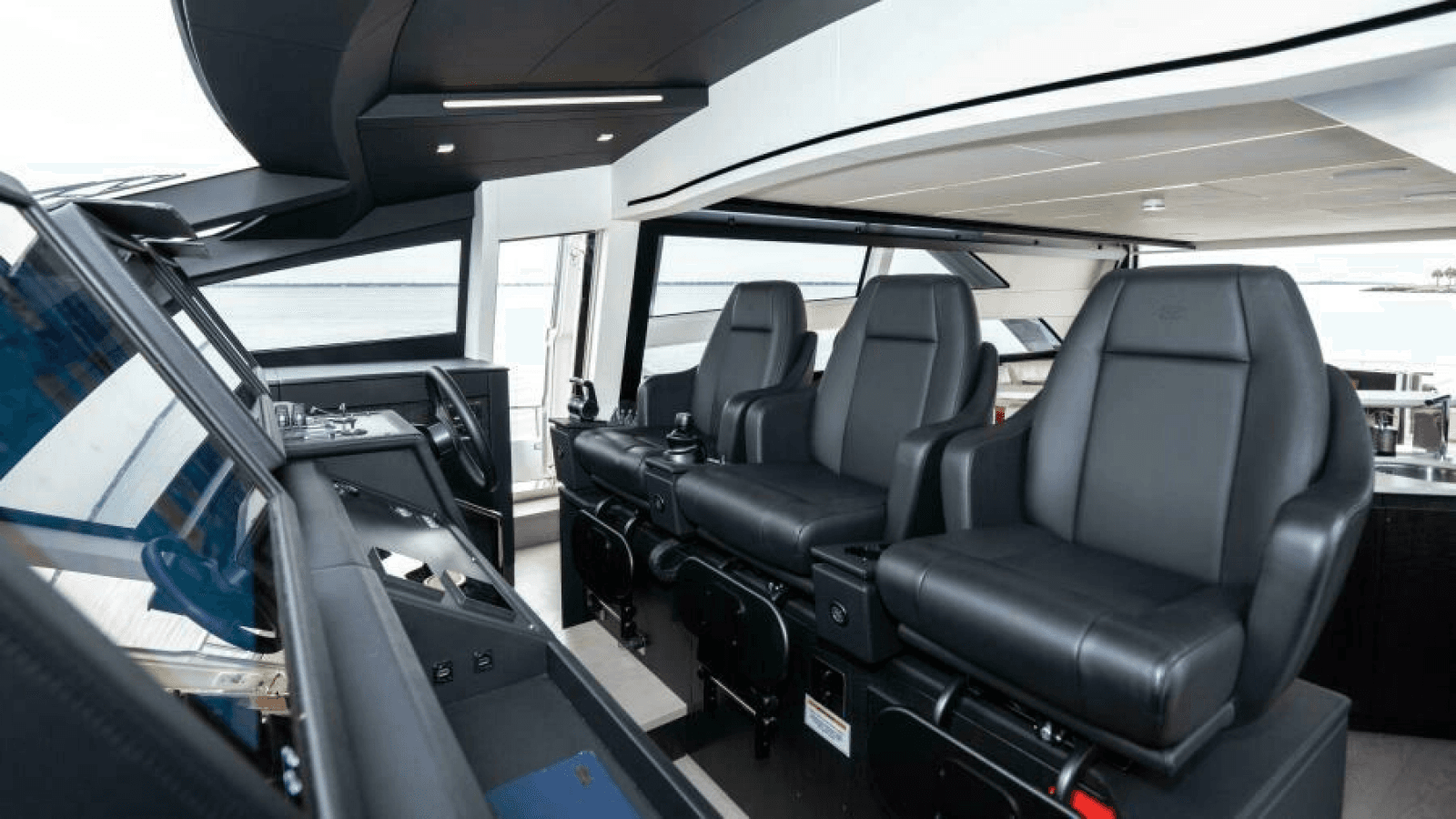2022 Pershing 9X