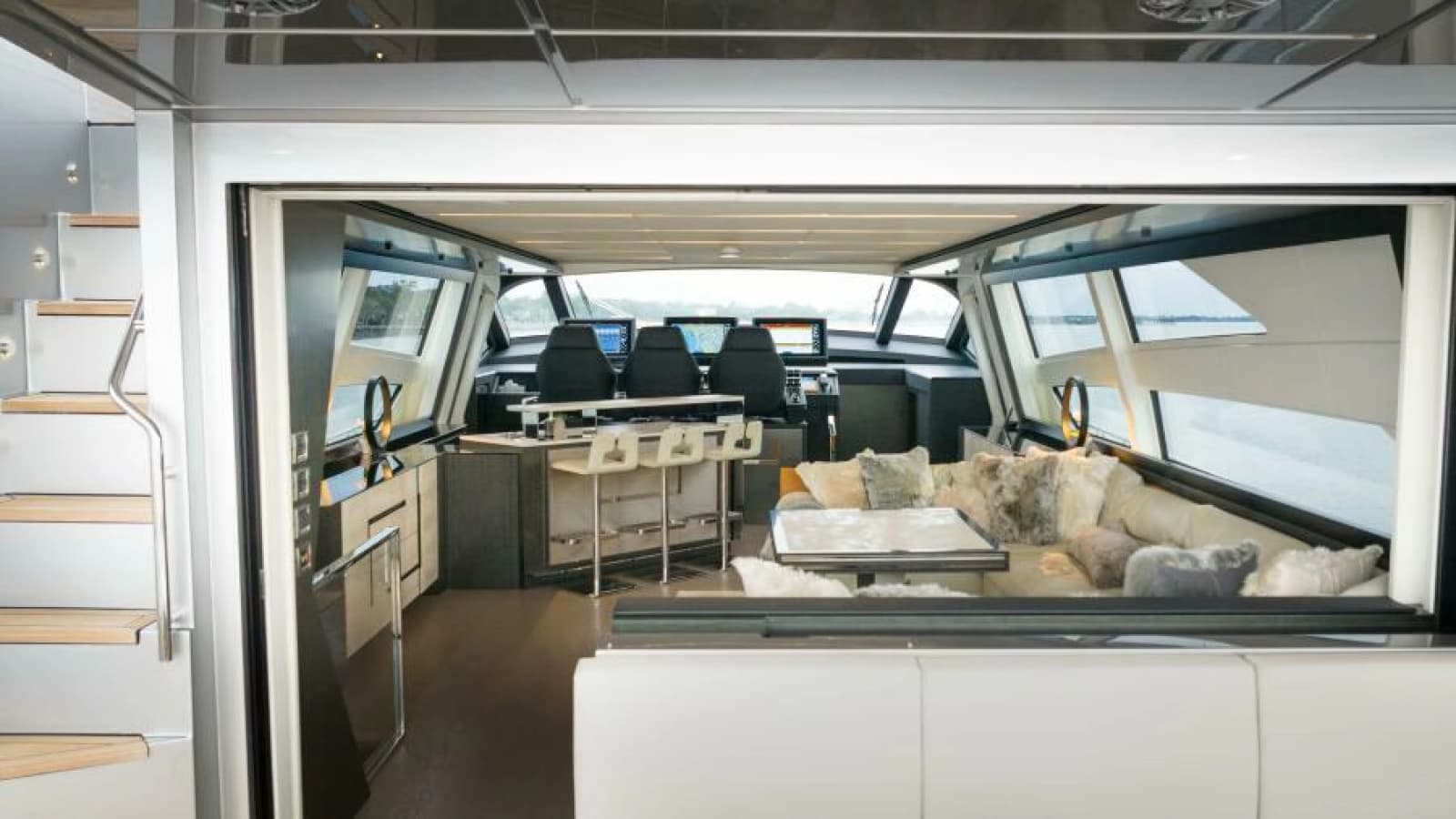 2022 Pershing 9X