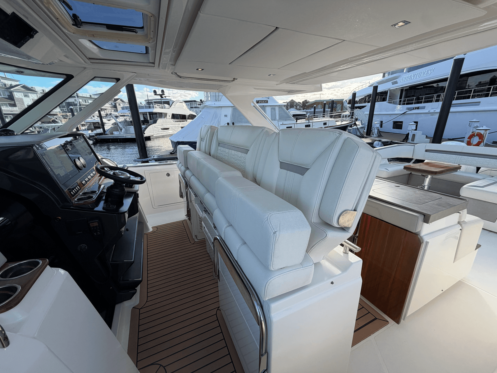 2023 Tiara Yachts 43 LS