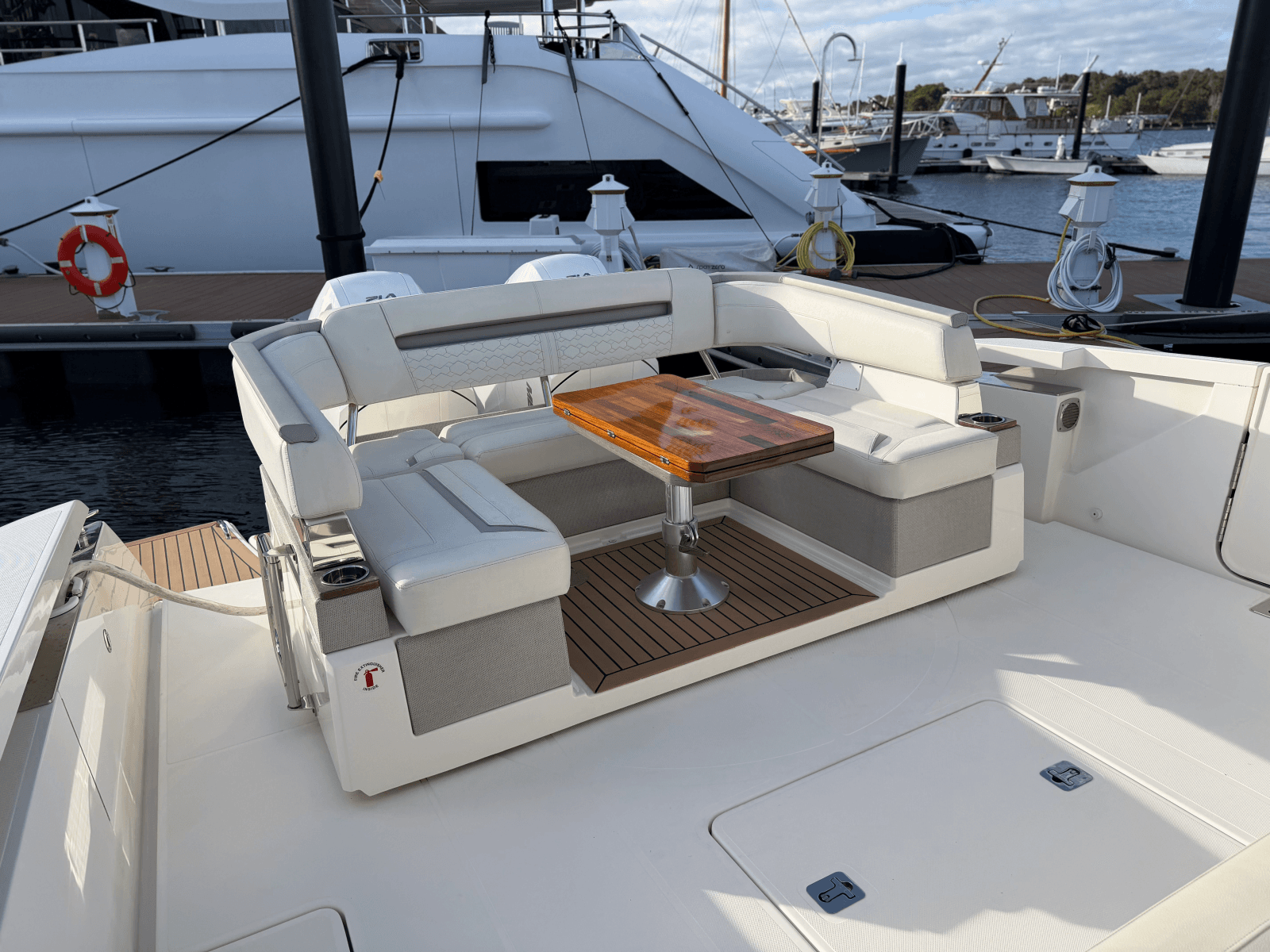 2023 Tiara Yachts 43 LS
