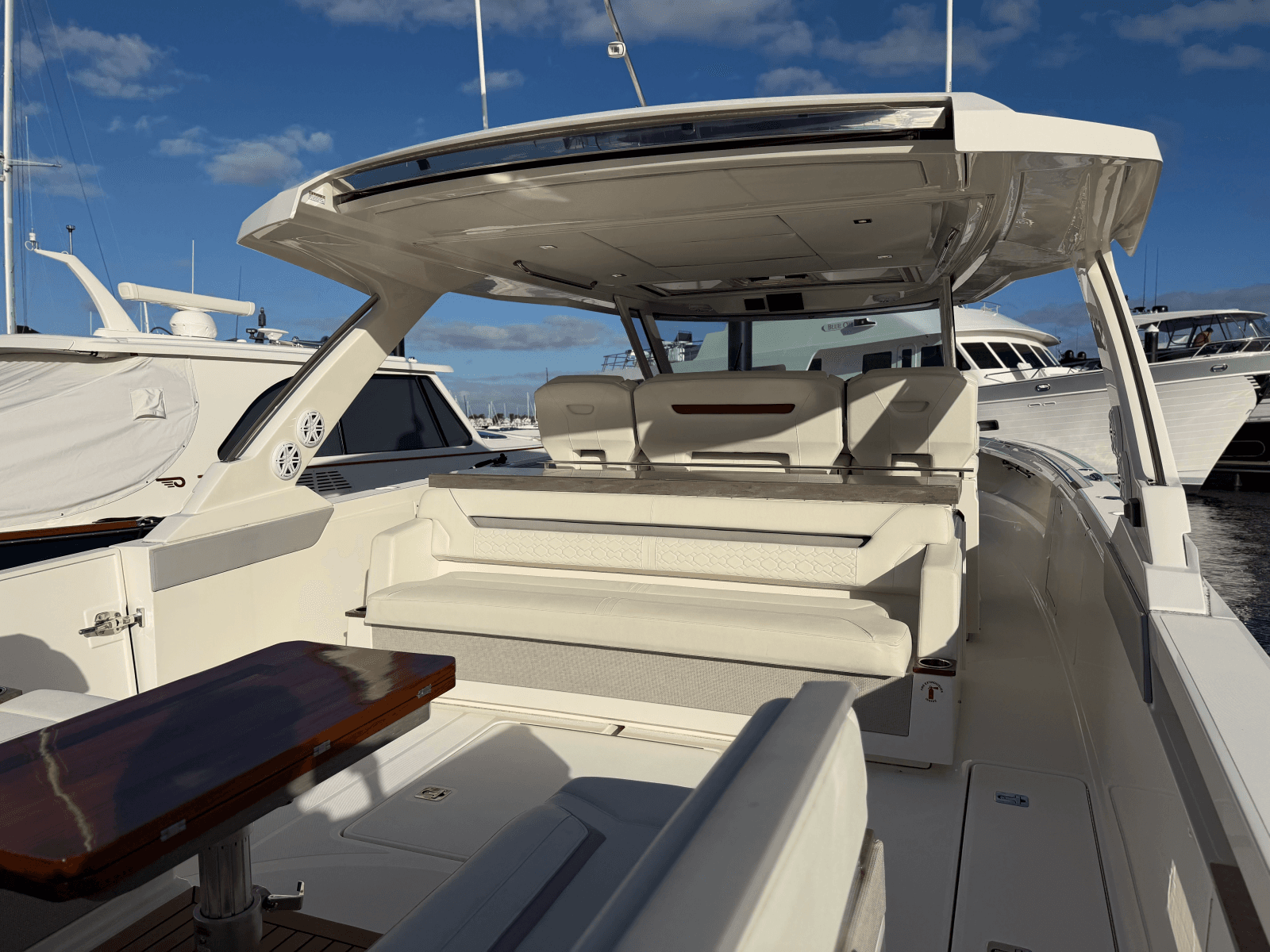 2023 Tiara Yachts 43 LS
