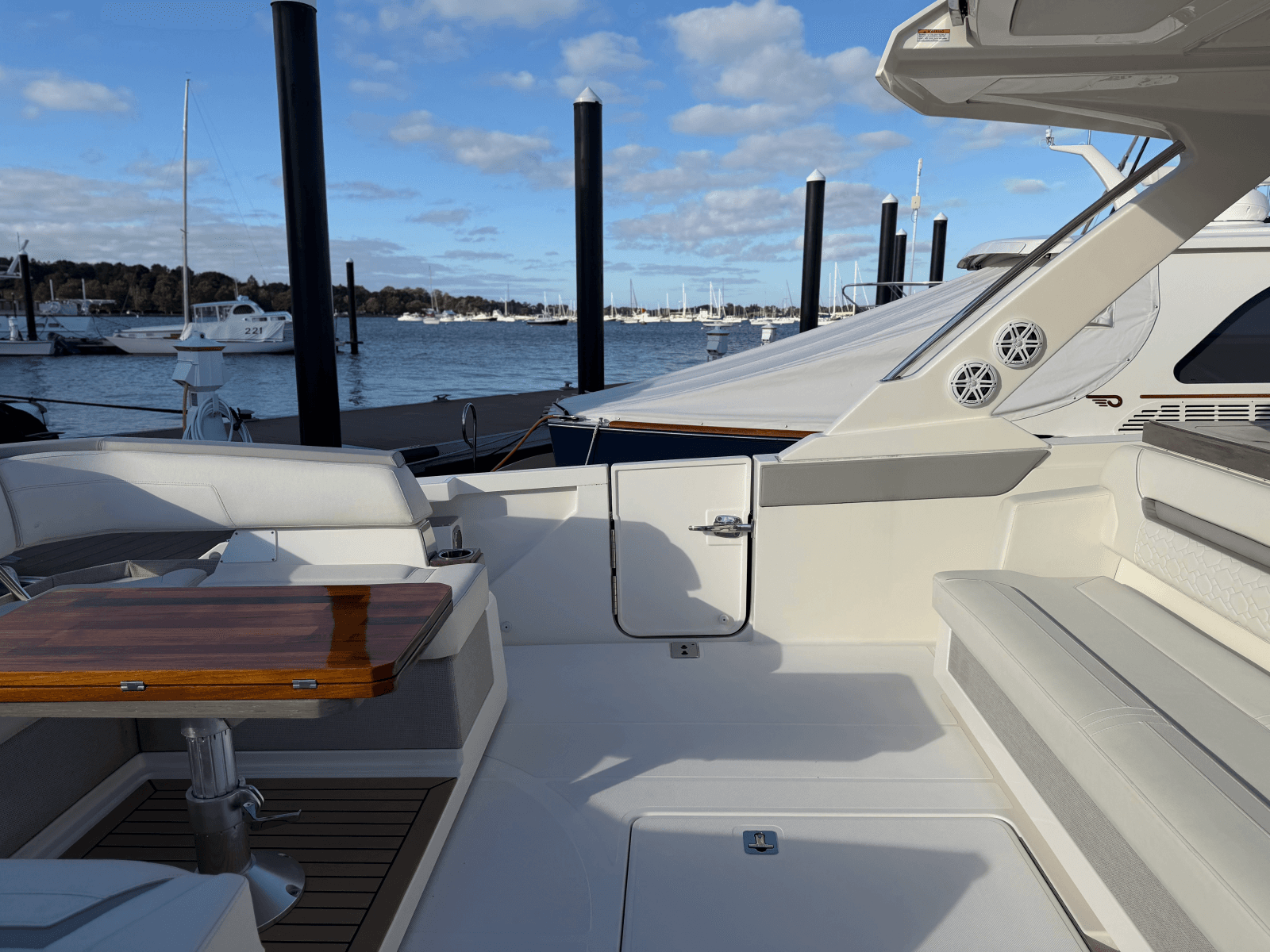 2023 Tiara Yachts 43 LS