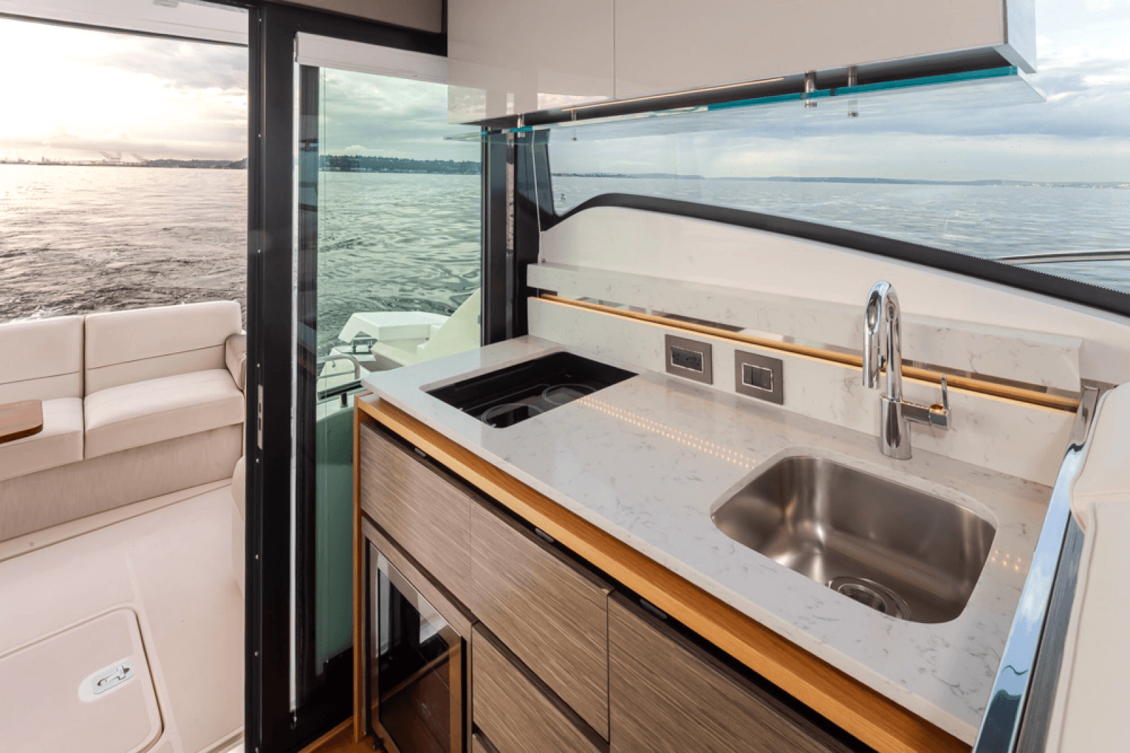 2019 Tiara Yachts C49 Coupe