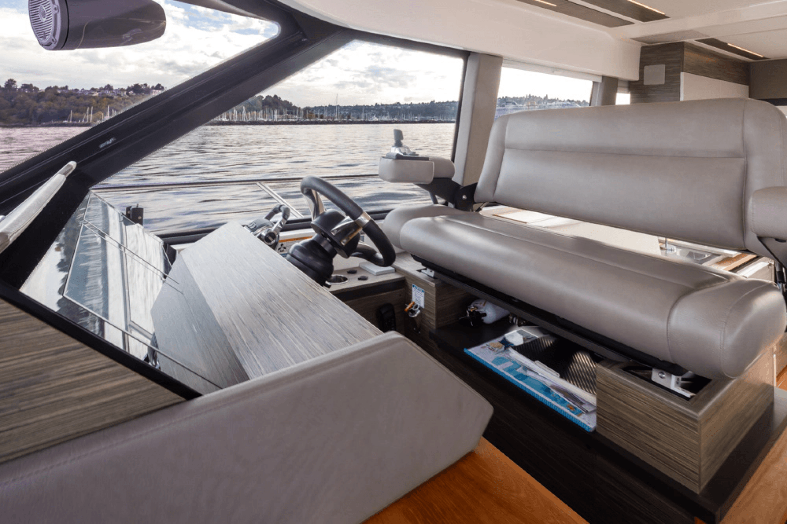 2019 Tiara Yachts C49 Coupe