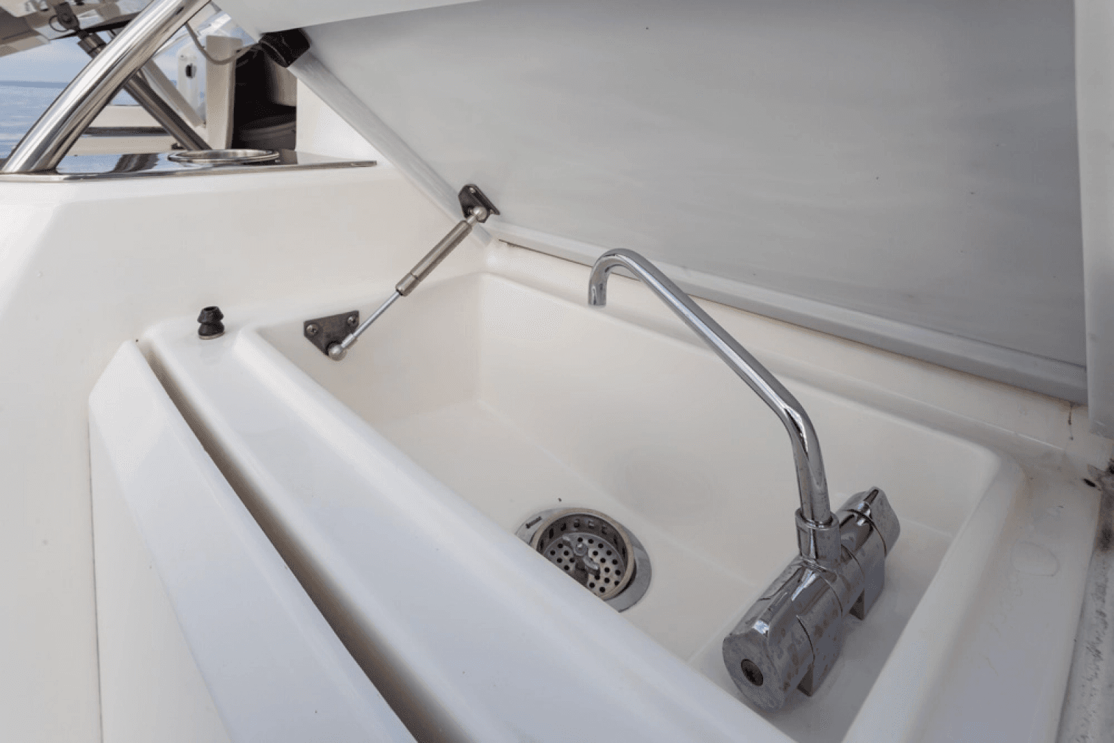 2019 Tiara Yachts C49 Coupe