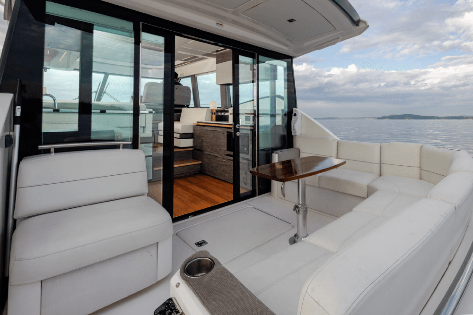 2019 Tiara Yachts C49 Coupe
