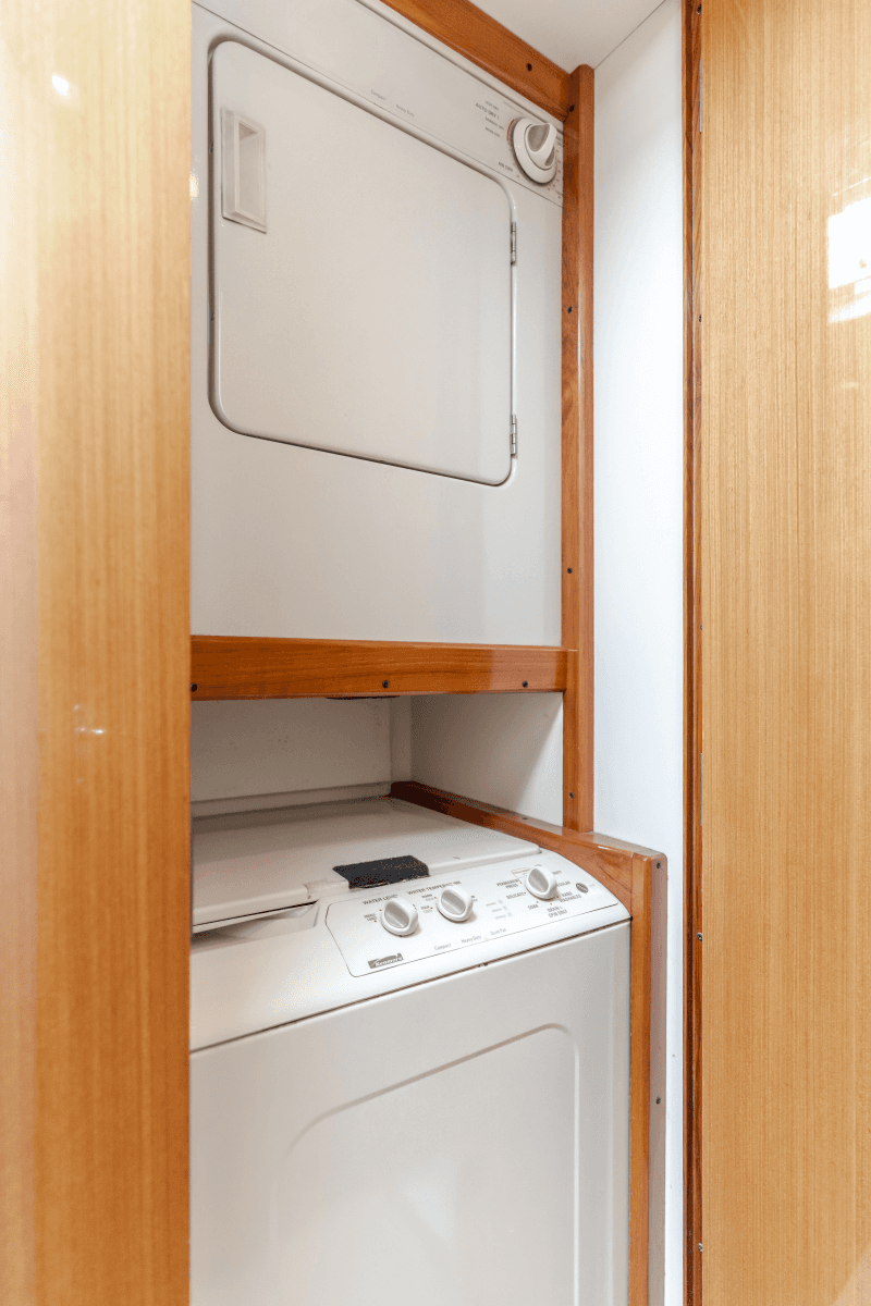 1999 Viking 58 Enclosed Bridge