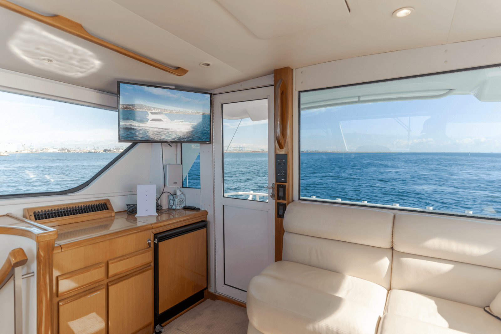 1999 Viking 58 Enclosed Bridge