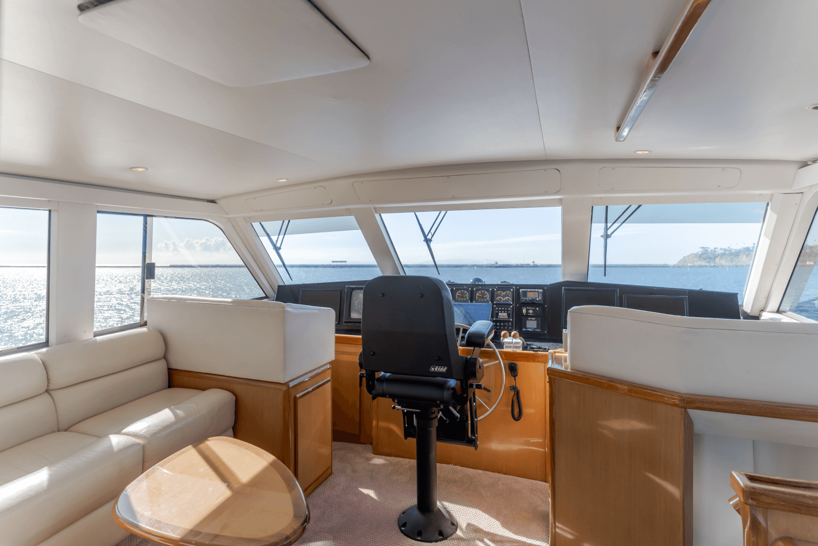 1999 Viking 58 Enclosed Bridge