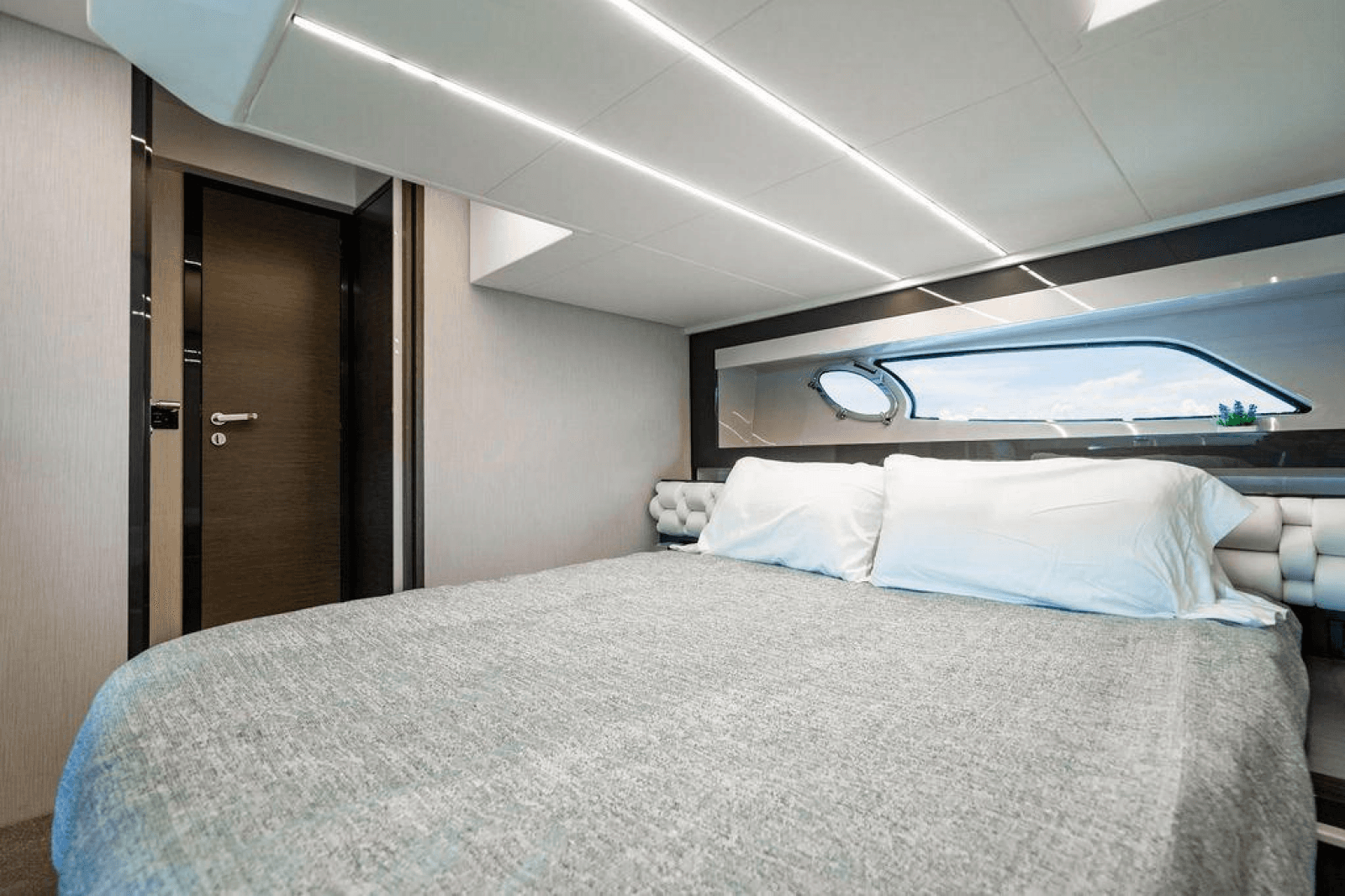 2018 Pershing 5x