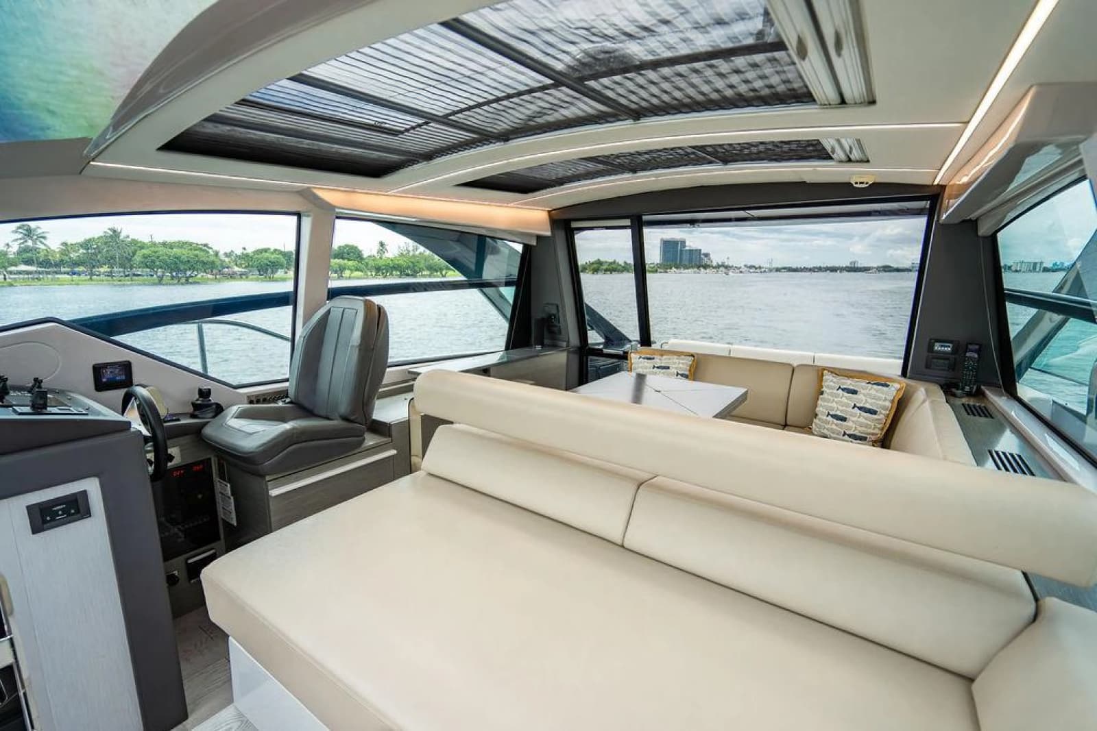 2018 Pershing 5x