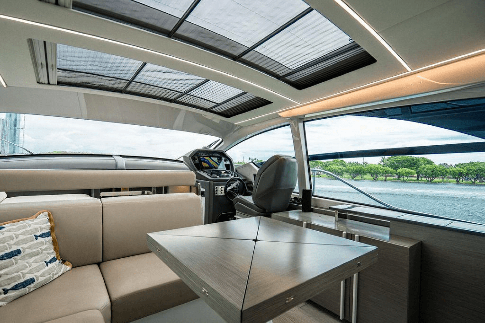 2018 Pershing 5x