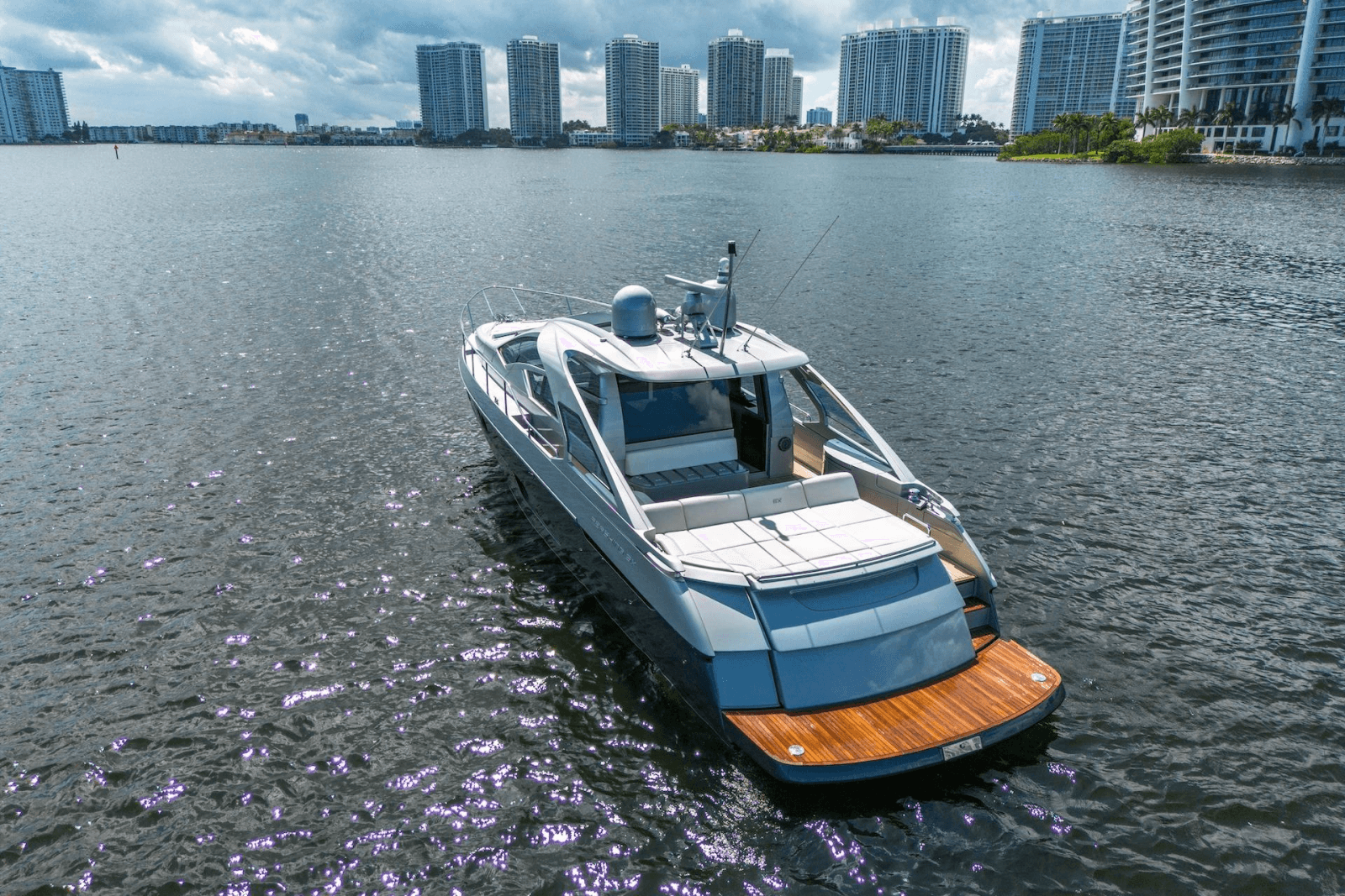 2018 Pershing 5x