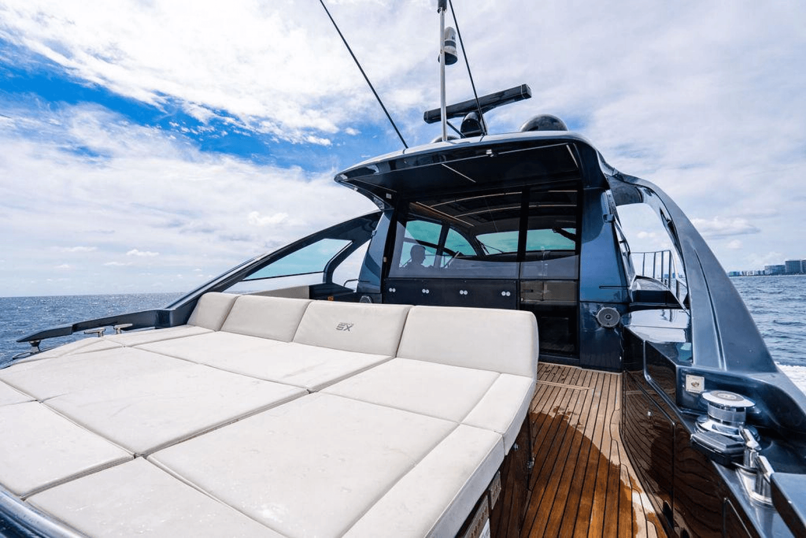2018 Pershing 5x
