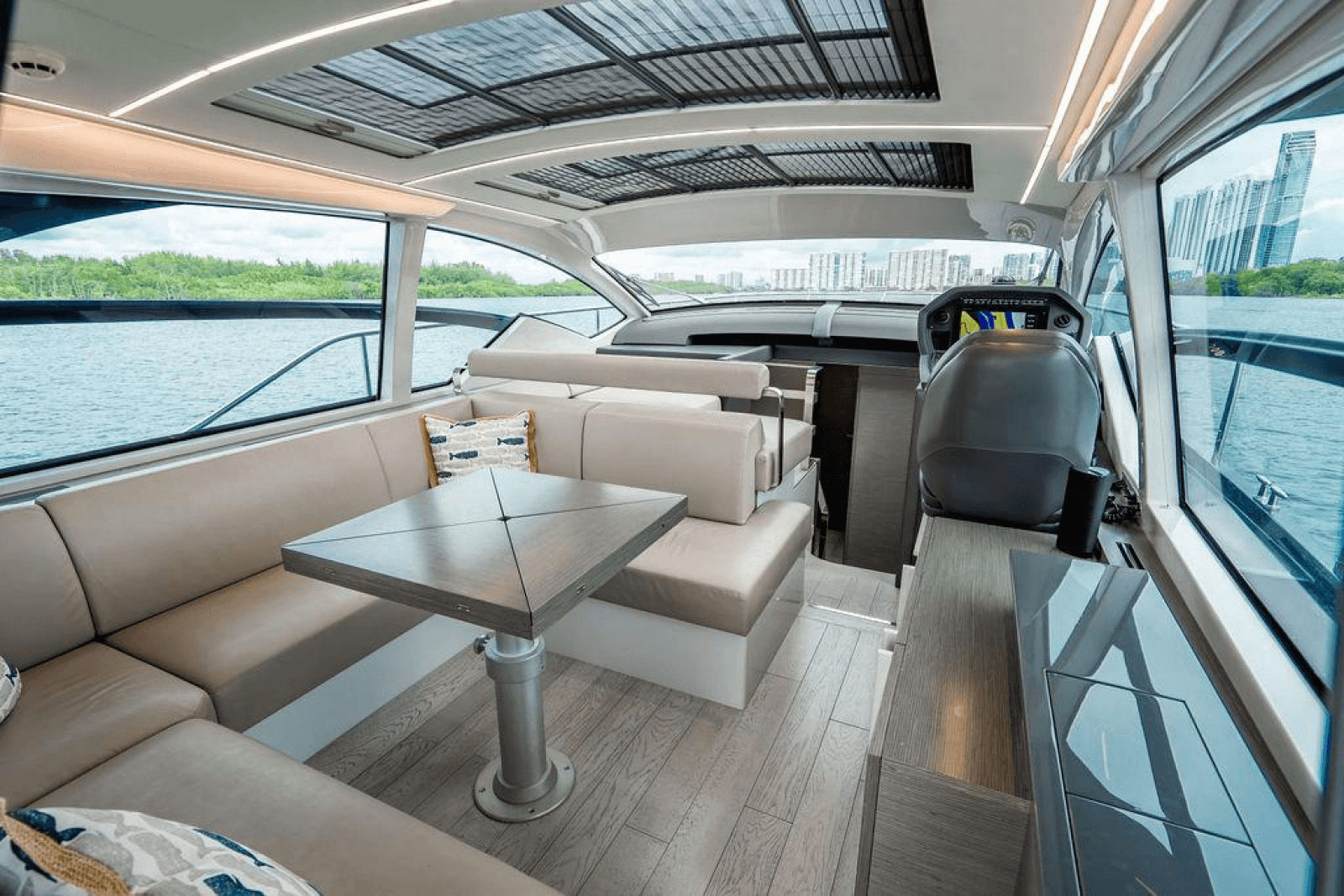 2018 Pershing 5x